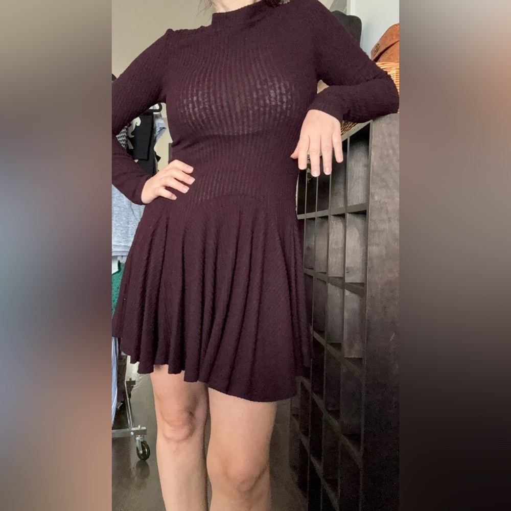 Lost & Wander Sz M Elegant Burgundy Ribbed Dress - Picture 8 of 8